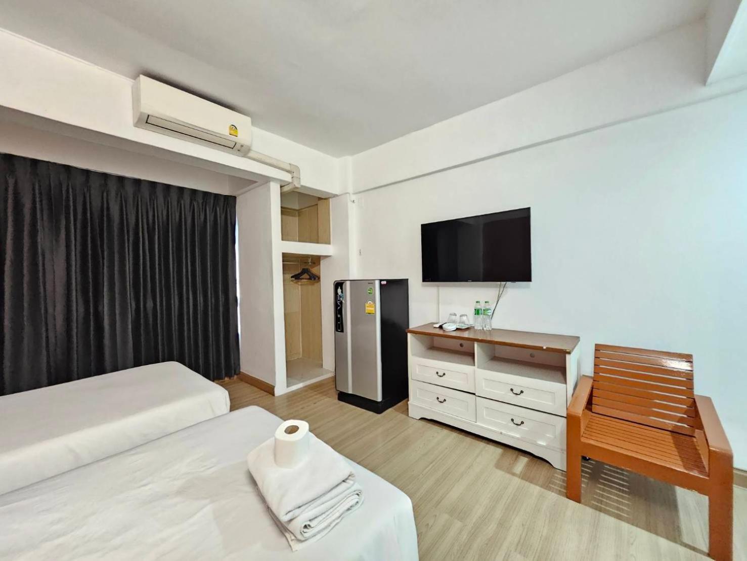 Crown Bts Nana Hotel Bangkok Exteriér fotografie