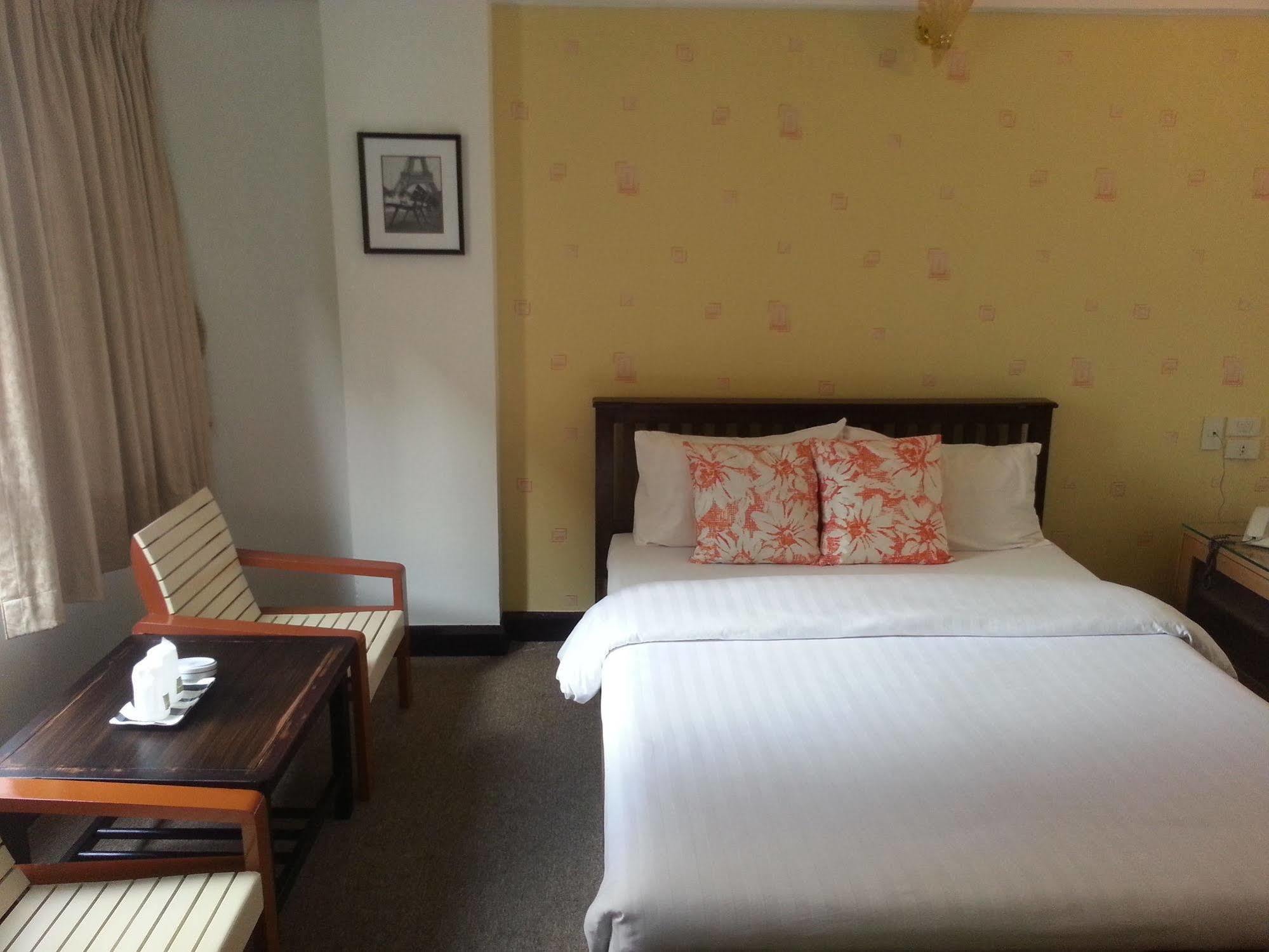 Crown Bts Nana Hotel Bangkok Exteriér fotografie